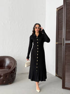 Siyah Fitilli Uzun Triko Kadın Elbise – Gold Düğmeli, Zarif ve Modern