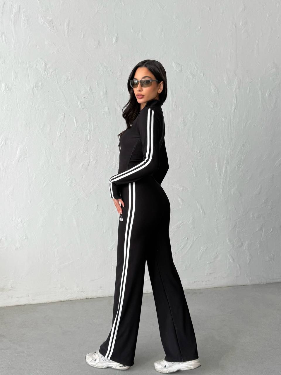 Siyah Tok Kumaş Fermuarlı Kadın Eşofman Takımı