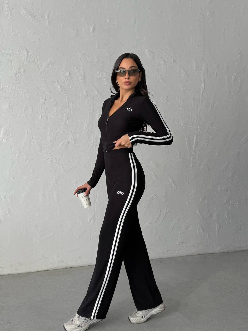 Siyah Tok Kumaş Fermuarlı Kadın Eşofman Takımı