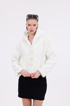 Beyaz Kapüşonlu Düğmeli Peluş Mont - Kadın