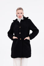 Düğmeli Cepli Kadın Peluş Kaban