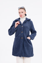 Düğmeli Cepli Kadın Peluş Kaban