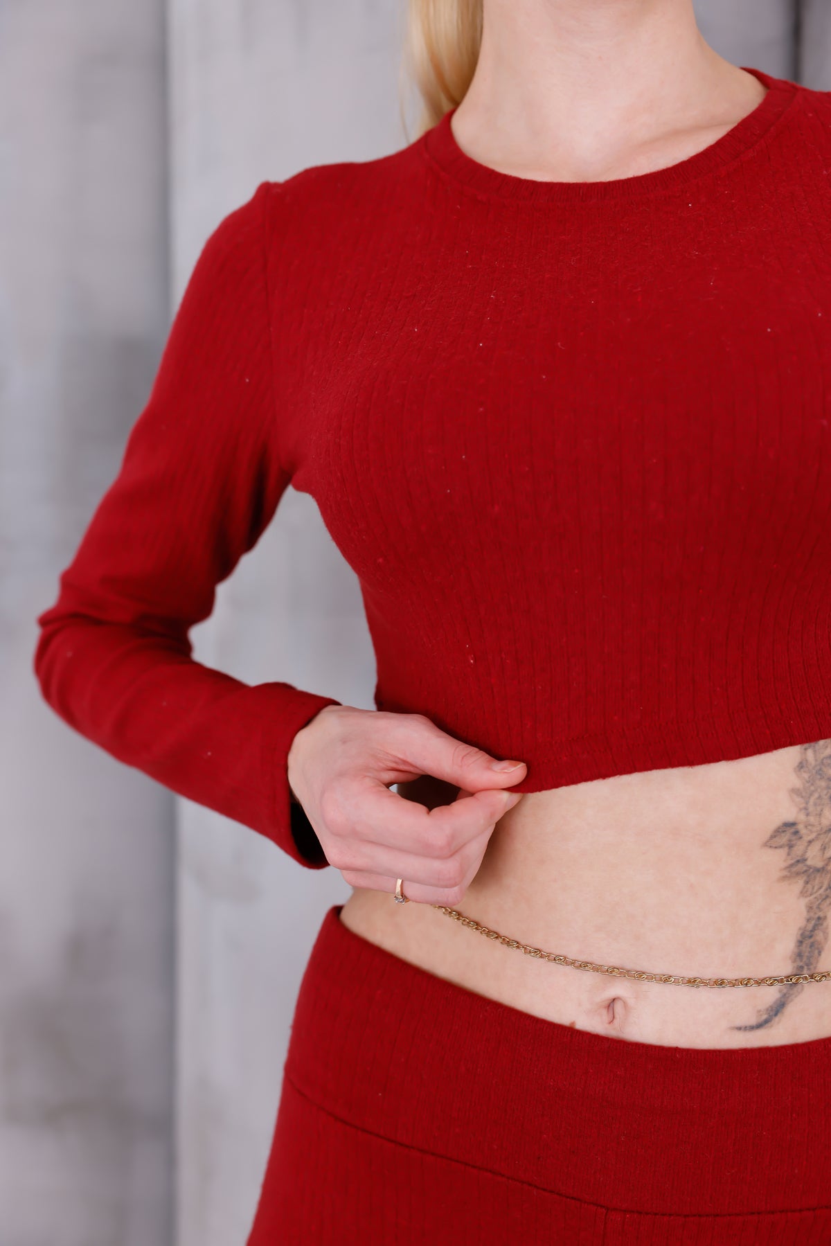 Kırmızı İspanyol Paça Pantolon & Uzun Kollu Parmak Geçirmeli Body Takım