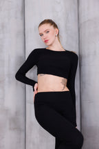 Siyah İspanyol Paça Pantolon & Uzun Kollu Parmak Geçirmeli Body Takım