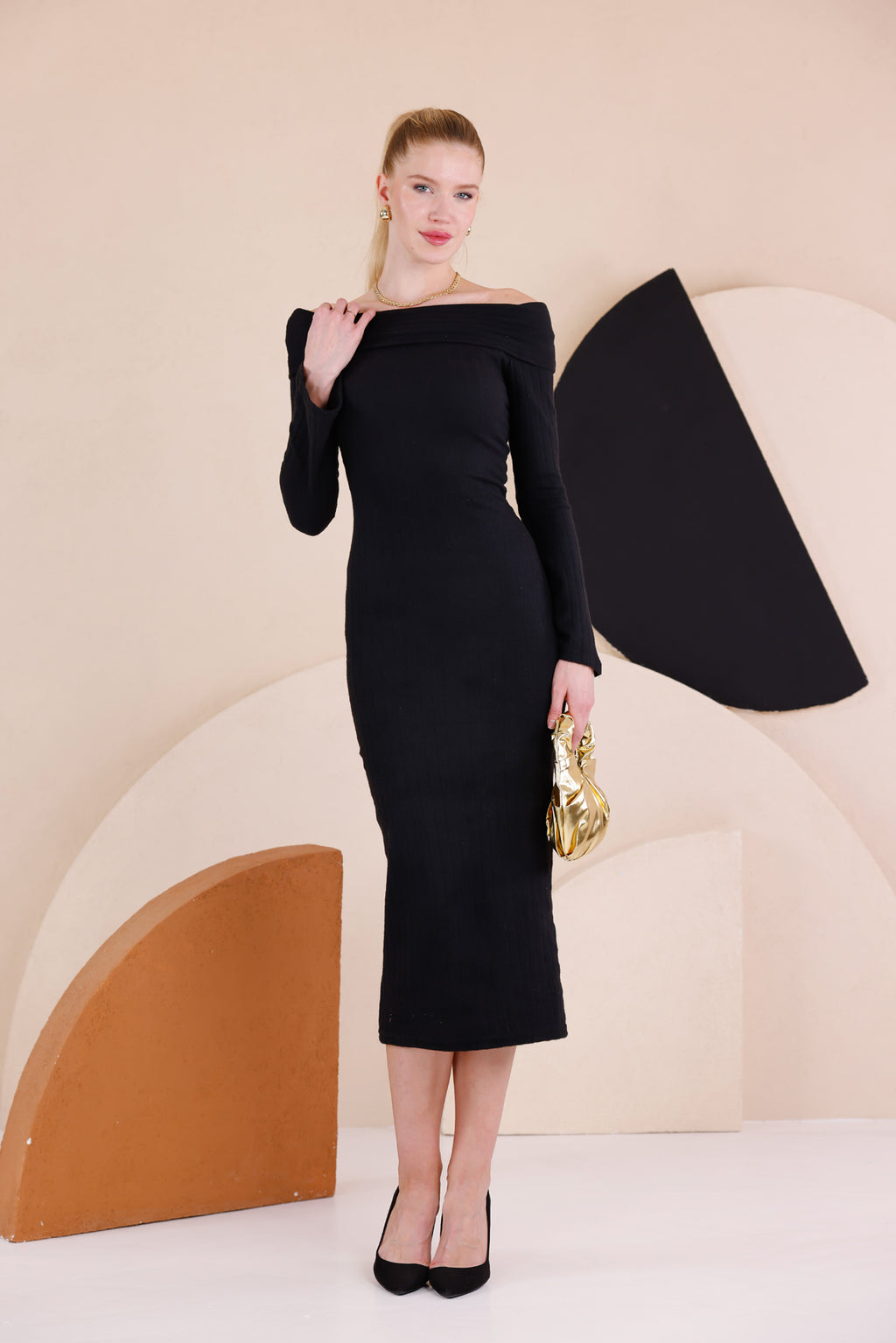 Madonna Yaka Dar Kalıp Uzun Kollu Elbise