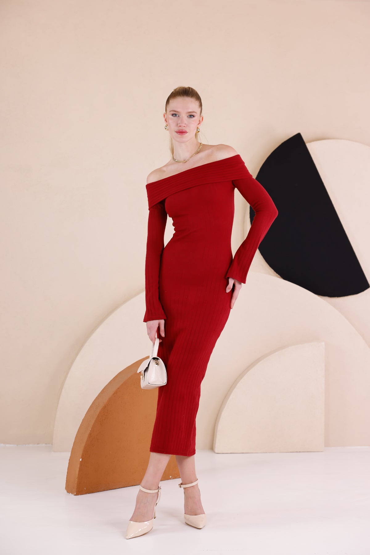 Madonna Yaka Dar Kalıp Uzun Kollu Elbise