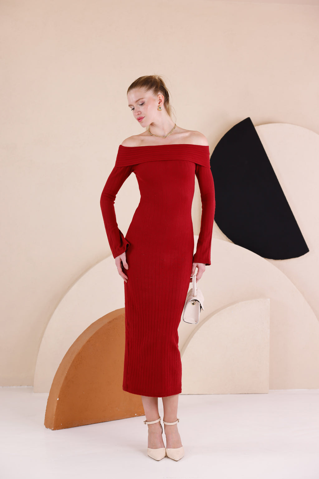 Madonna Yaka Dar Kalıp Uzun Kollu Elbise