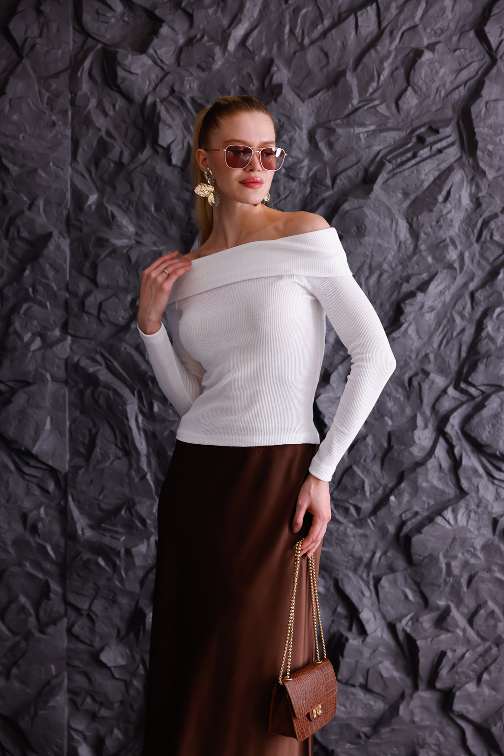 Beyaz Madonna Yaka Uzun Kollu Fitilli Kadın Bluz