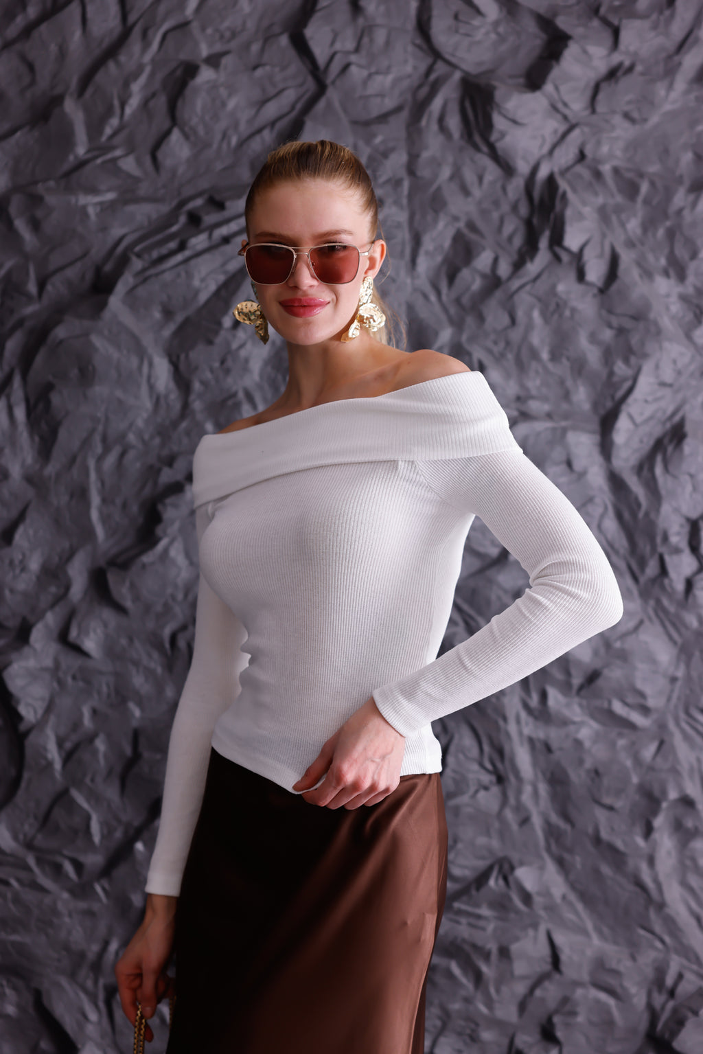 Beyaz Madonna Yaka Uzun Kollu Fitilli Kadın Bluz