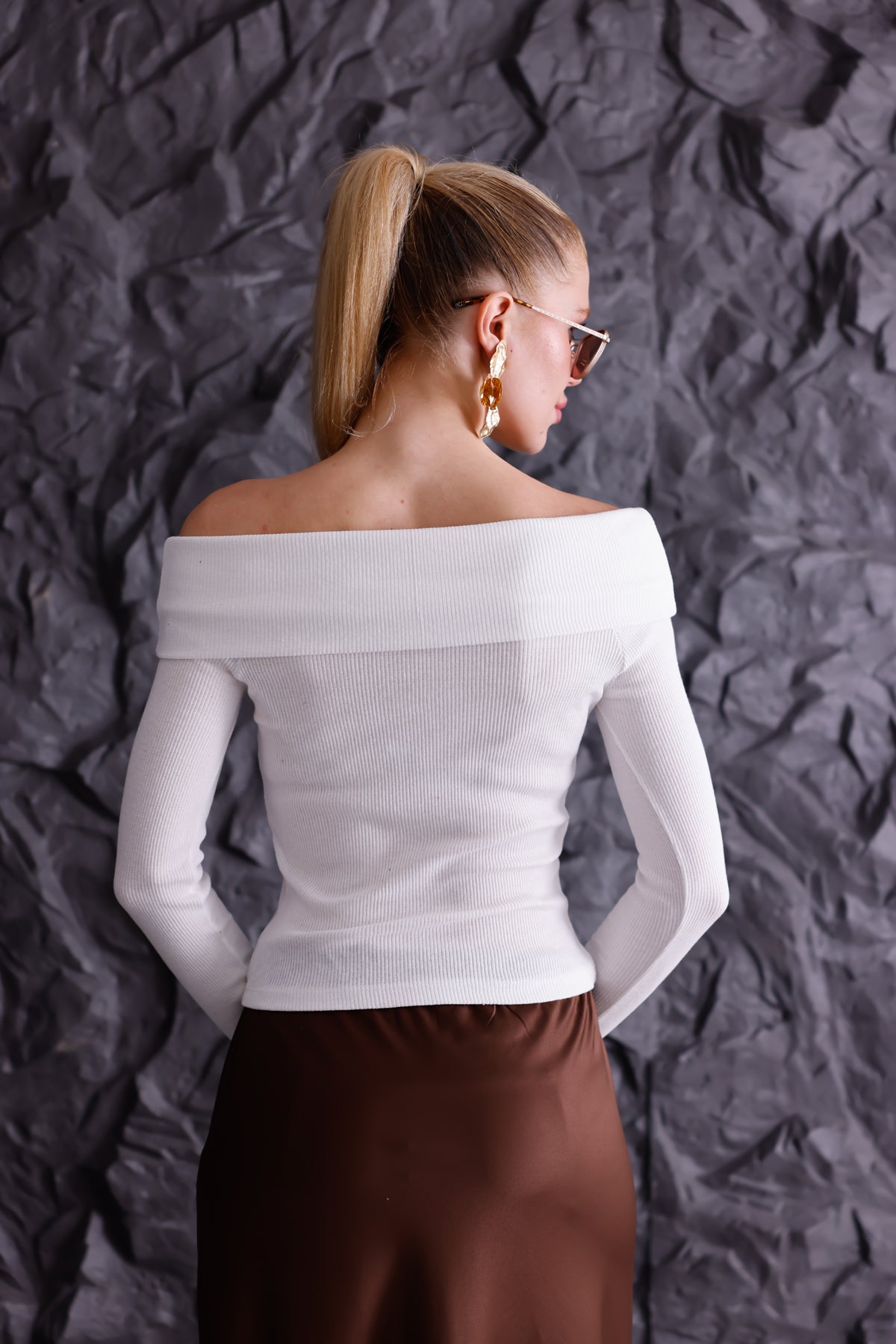 Beyaz Madonna Yaka Uzun Kollu Fitilli Kadın Bluz