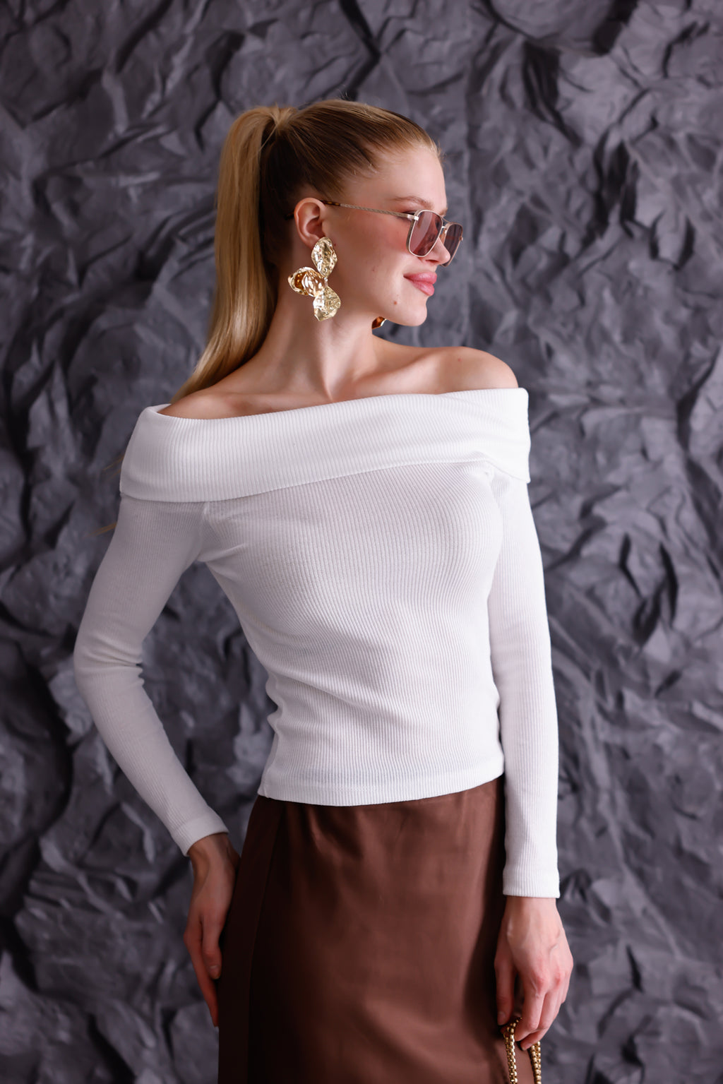 Beyaz Madonna Yaka Uzun Kollu Fitilli Kadın Bluz