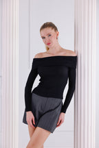 Siyah Madonna Yaka Uzun Kollu Fitilli Kadın Bluz