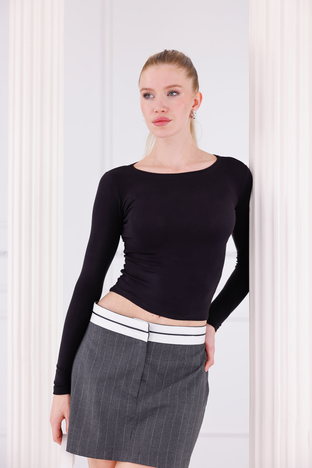 Siyah Buzzy Kumaş Uzun Kollu Kayık Yaka Bluz