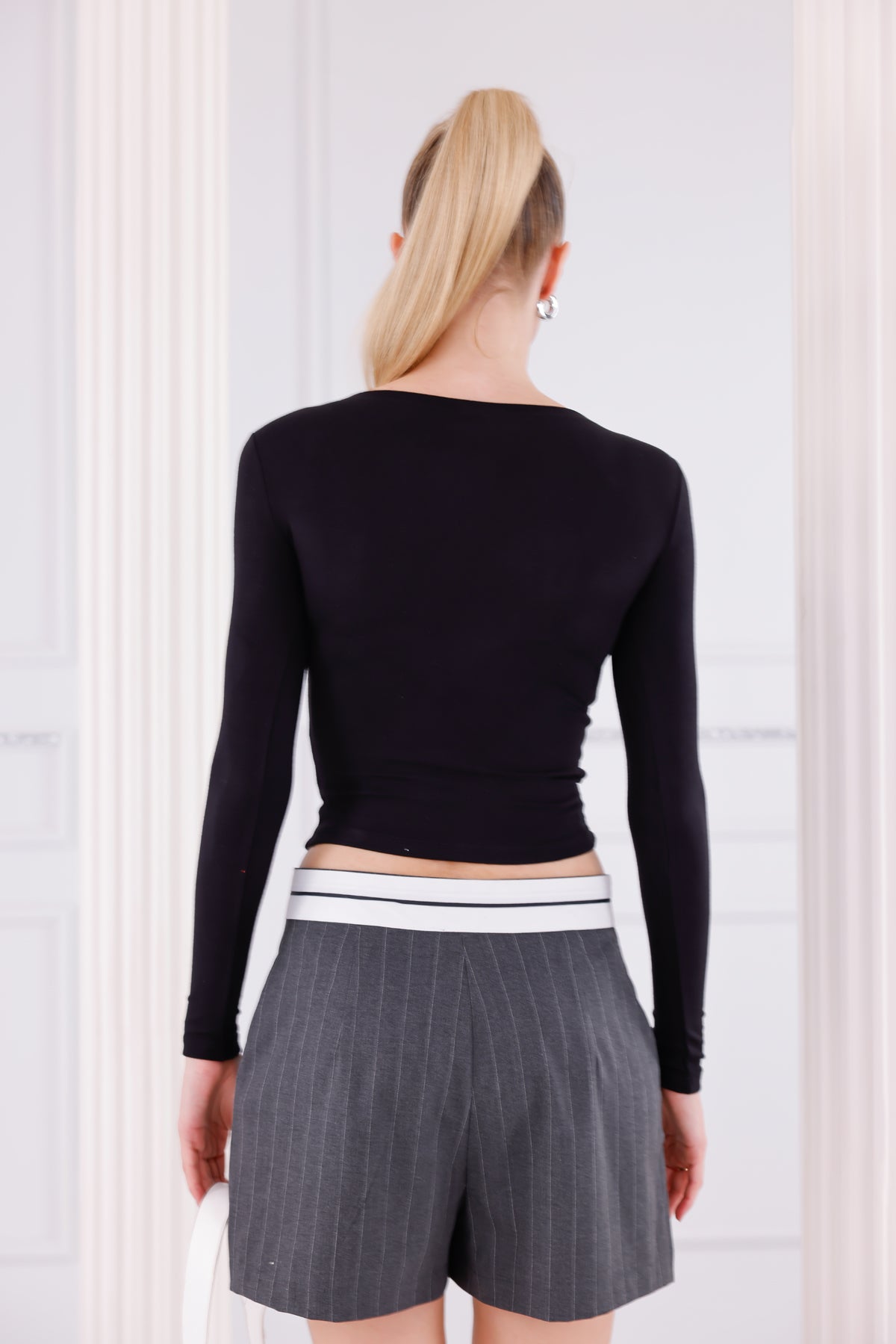 Siyah Buzzy Kumaş Uzun Kollu Kayık Yaka Bluz