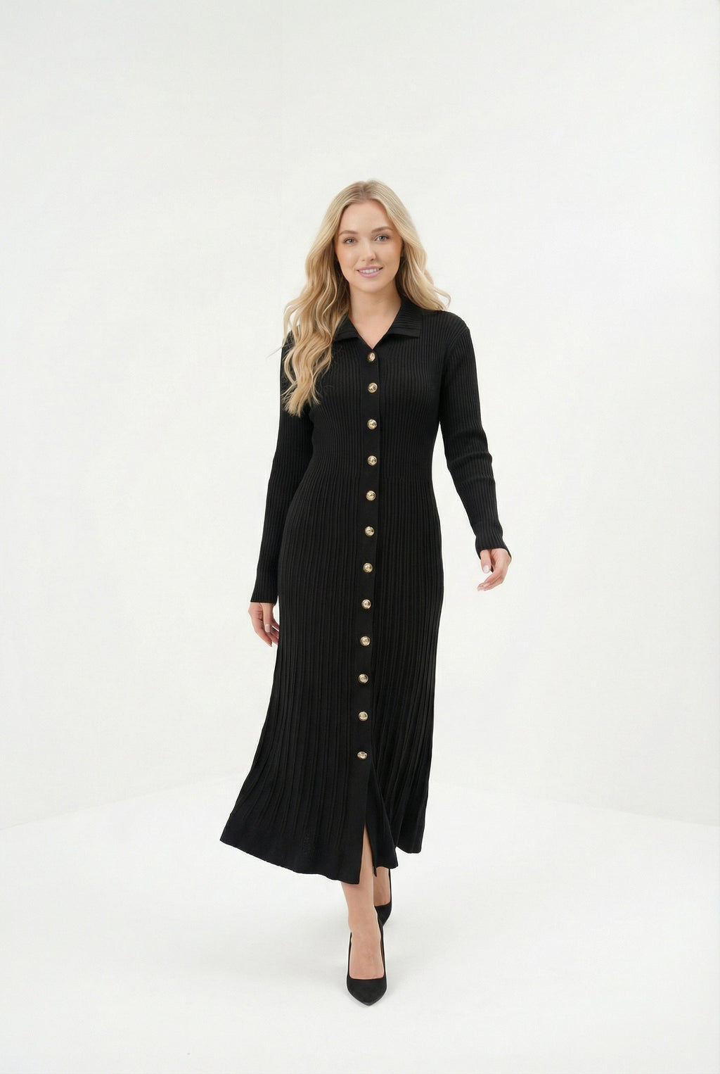 Siyah Fitilli Uzun Triko Kadın Elbise – Gold Düğmeli, Zarif ve Modern