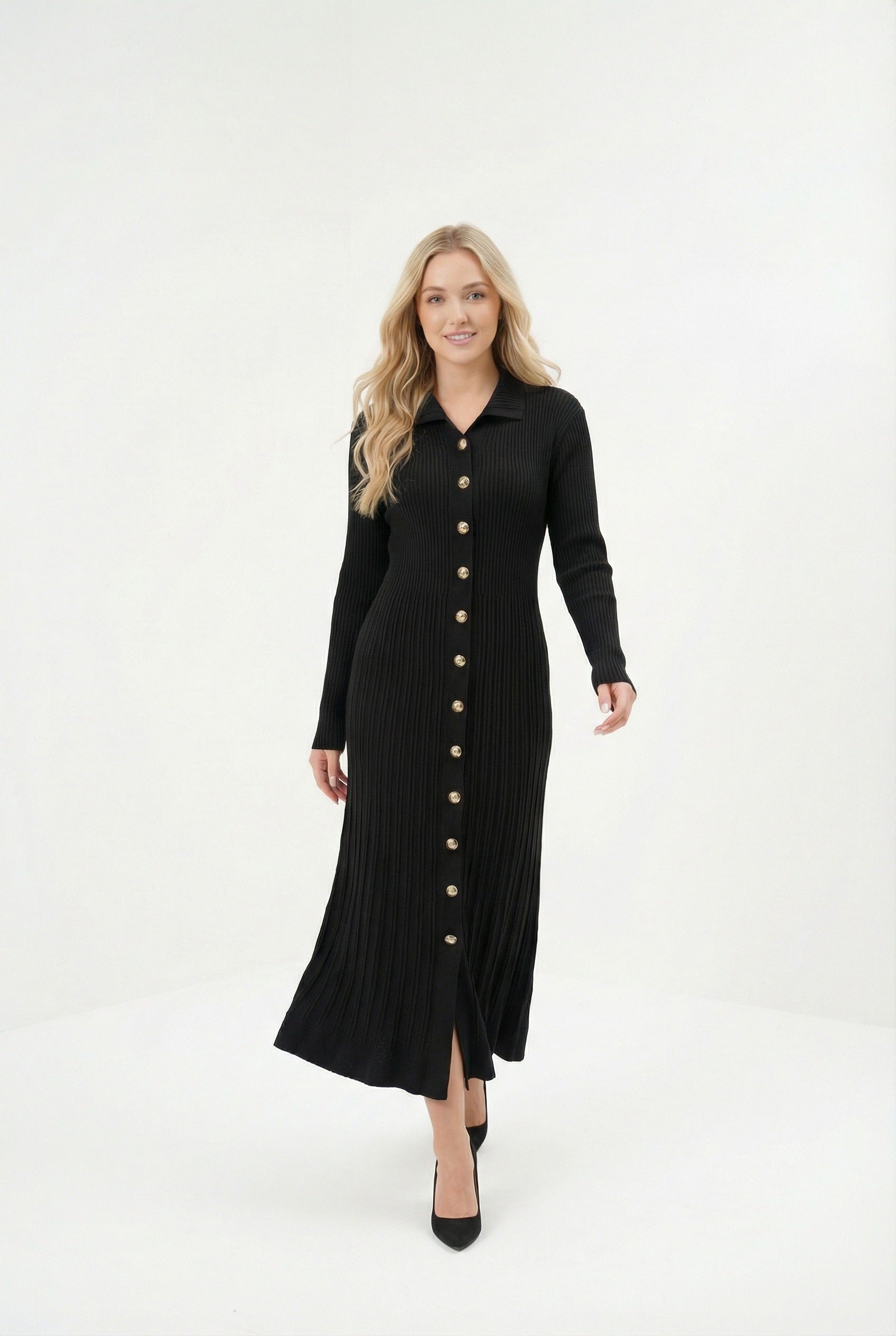 Siyah Fitilli Uzun Triko Kadın Elbise – Gold Düğmeli, Zarif ve Modern