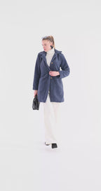 Düğmeli Cepli Kadın Peluş Kaban