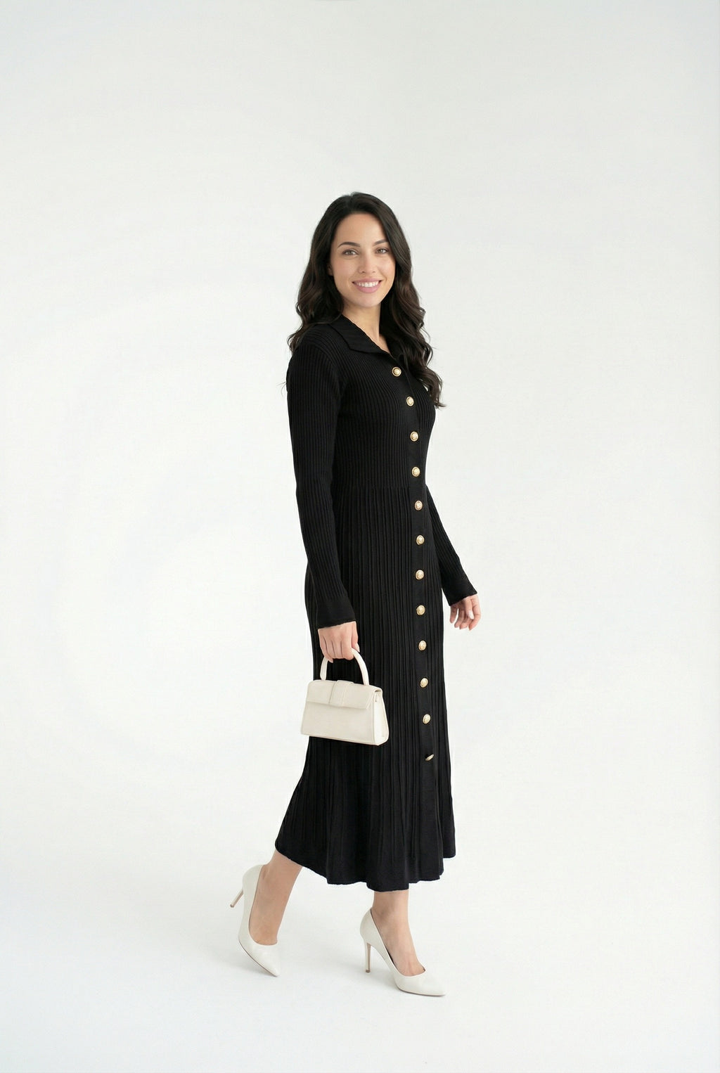 Siyah Fitilli Uzun Triko Kadın Elbise – Gold Düğmeli, Zarif ve Modern